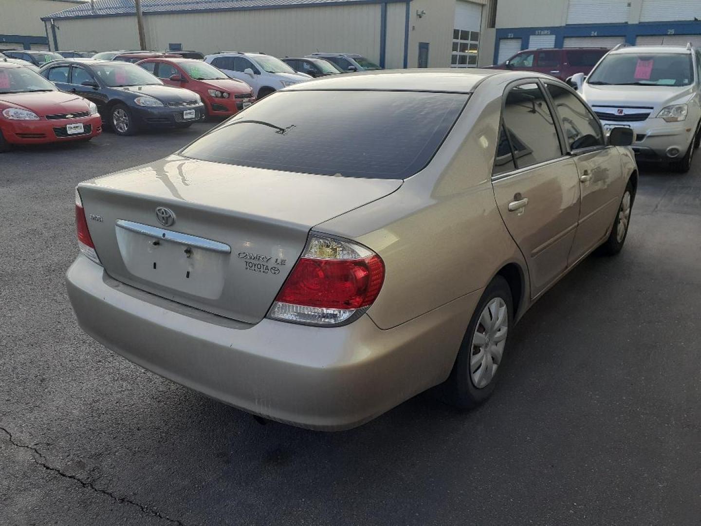 2005 Toyota Camry LE (4T1BE32K25U) with an 2.4L L4 DOHC 16V engine, located at 2015 Cambell Street, Rapid City, SD, 57701, (605) 342-8326, 44.066433, -103.191772 - CARFAX AVAILABLE - Photo#3